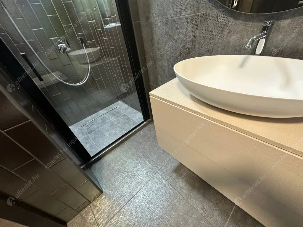 Kiadó albérlet 1950000 Ft/hó áron: Budapest, XI. kerület  Dayka Gábor utca. Mérete: 220 nm, 5 szobás | Alberlet.hu - 6618309