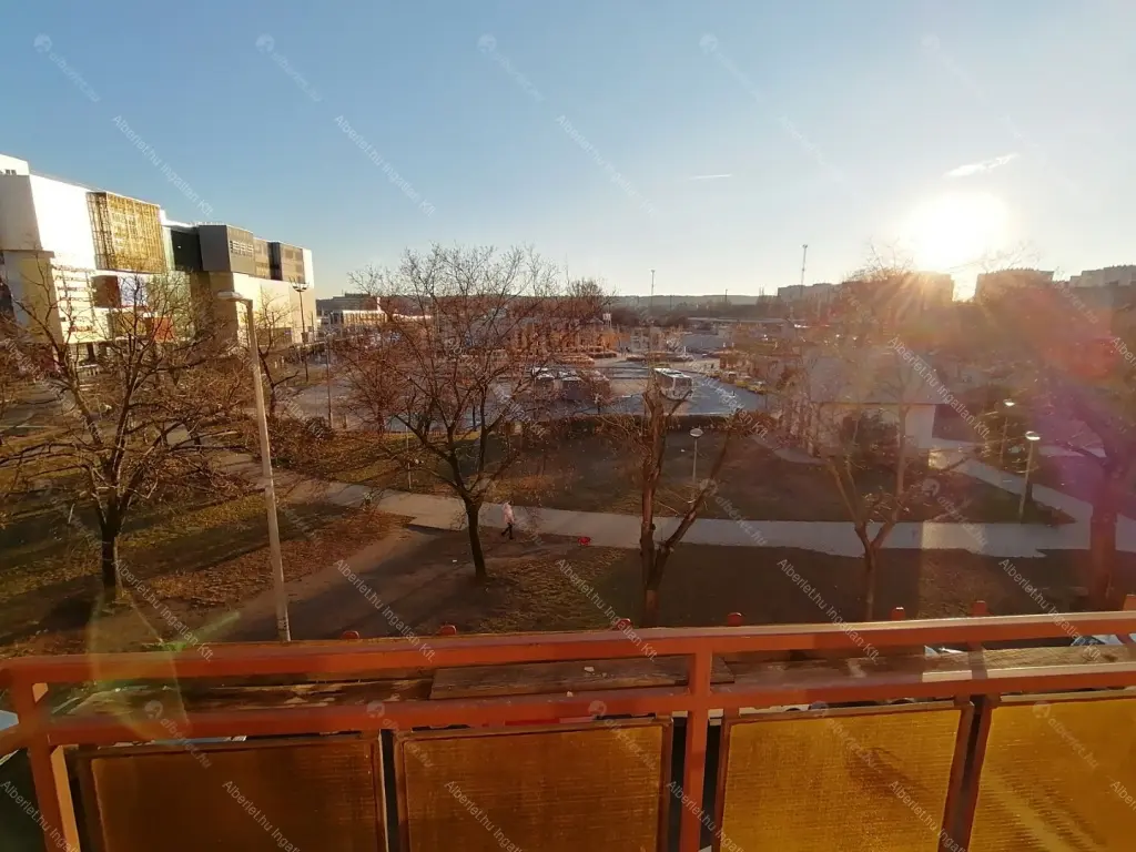 Kiadó albérlet 260000 Ft/hó áron: Budapest, XI. kerület  Etele tér. Mérete: 58 nm, 2 szobás | Alberlet.hu - 6663209