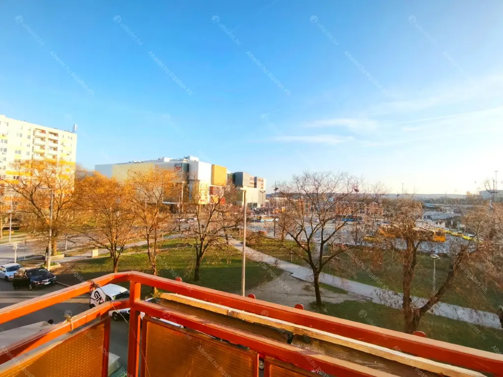 Kiadó albérlet 260000 Ft/hó áron: Budapest, XI. kerület  Etele tér. Mérete: 58 nm, 2 szobás | Alberlet.hu - 6670694