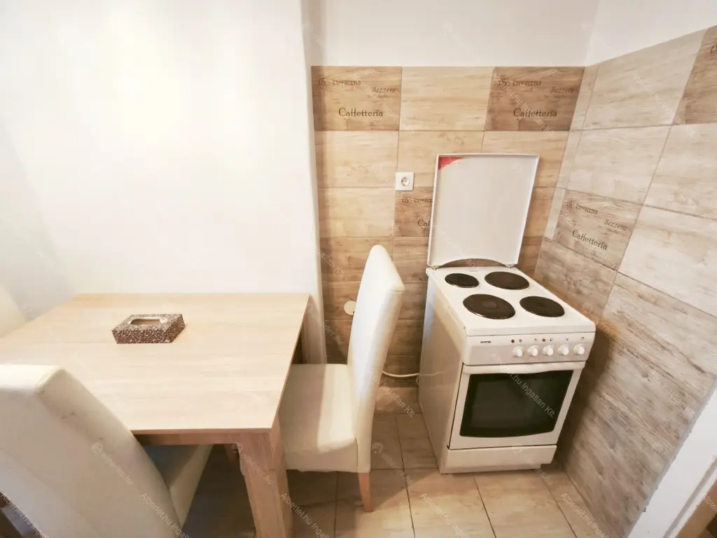 Kiadó albérlet 260000 Ft/hó áron: Budapest, XI. kerület  Etele tér. Mérete: 58 nm, 2 szobás | Alberlet.hu - 6670703