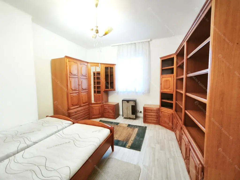 Kiadó albérlet 260000 Ft/hó áron: Budapest, XI. kerület  Etele tér. Mérete: 58 nm, 2 szobás | Alberlet.hu - 6670707