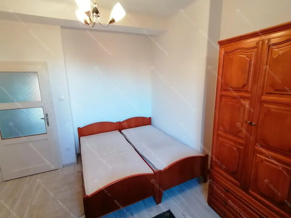 Kiadó albérlet 240000 Ft/hó áron: Budapest, XI. kerület  Etele tér. Mérete: 58 nm, 2 szobás | Alberlet.hu - 6695400