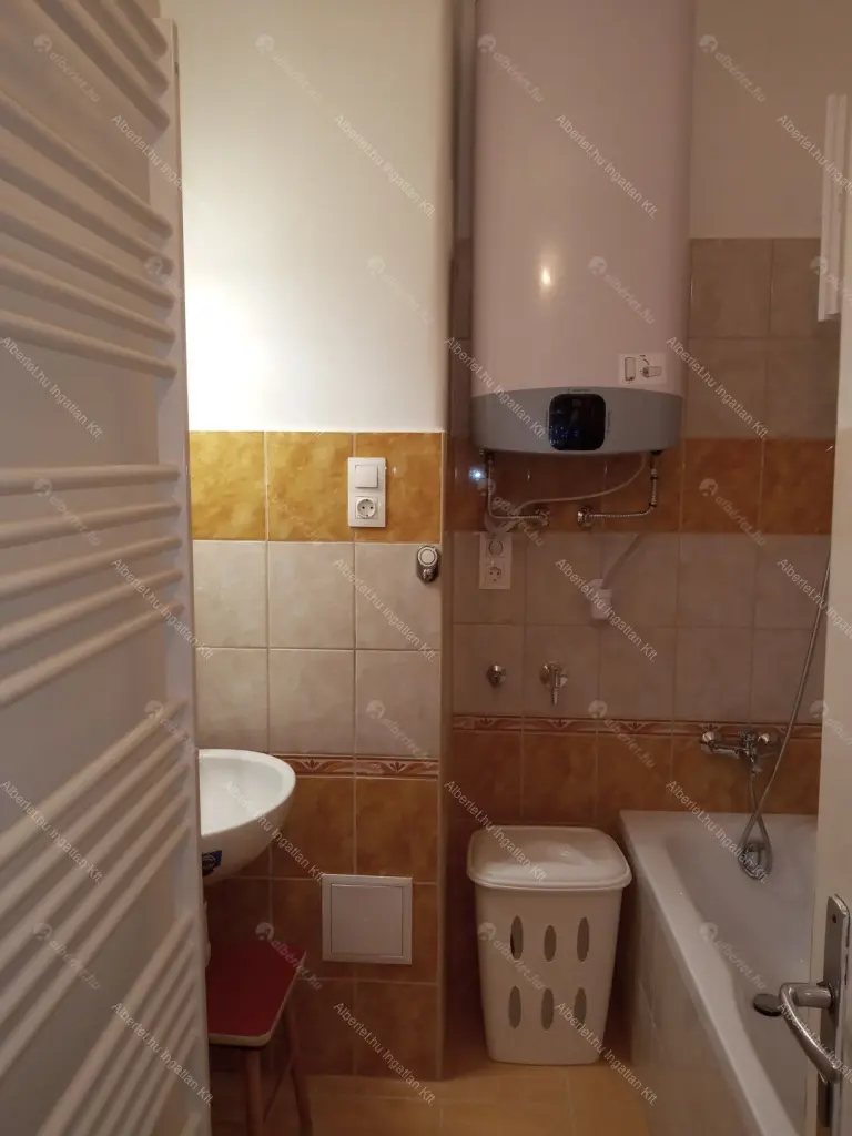 Kiadó albérlet 240000 Ft/hó áron: Budapest, XI. kerület  Etele tér. Mérete: 58 nm, 2 szobás | Alberlet.hu - 6695402