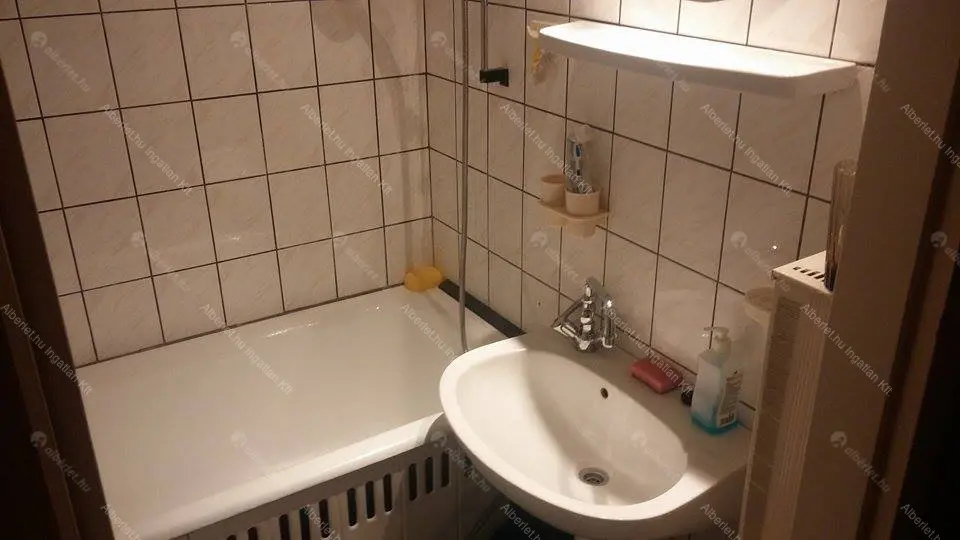 Kiadó albérlet 240000 Ft/hó áron: Budapest, XI. kerület  Etele út. Mérete: 51 nm, 2 szobás | Alberlet.hu - 6648444