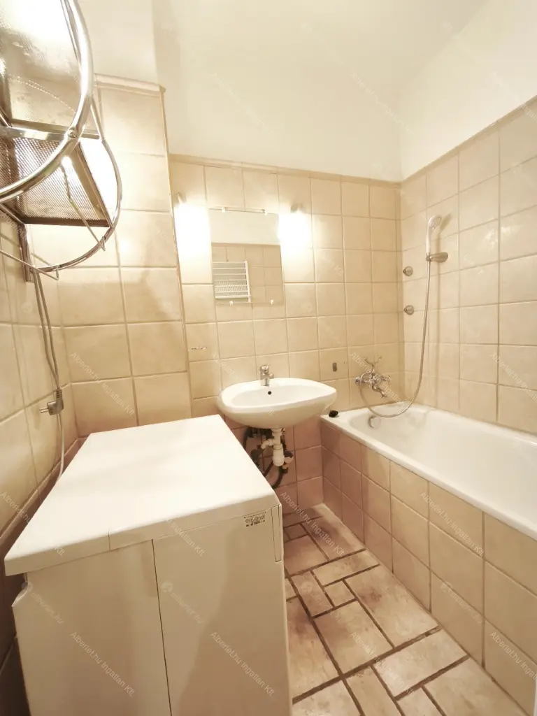 Kiadó albérlet 205000 Ft/hó áron: Budapest, XI. kerület  Irinyi József utca. Mérete: 40 nm, 1 szobás | Alberlet.hu - 6640673