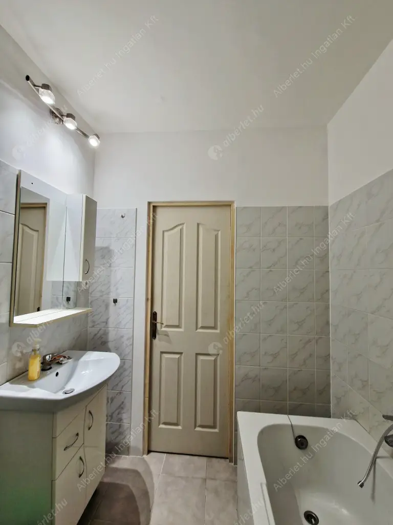 Kiadó albérlet 450000 Ft/hó áron: Budapest, XI. kerület  Kápolna út. Mérete: 108 nm, 3 szobás | Alberlet.hu - 6627109