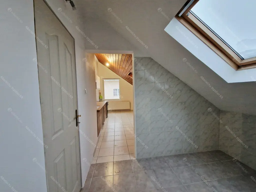 Kiadó albérlet 390000 Ft/hó áron: Budapest, XI. kerület  Kápolna út. Mérete: 108 nm, 3 szobás | Alberlet.hu - 6639347