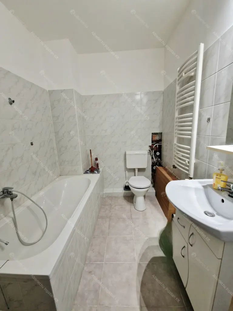 Kiadó albérlet 350000 Ft/hó áron: Budapest, XI. kerület  Kápolna út. Mérete: 108 nm, 3 szobás | Alberlet.hu - 6649958