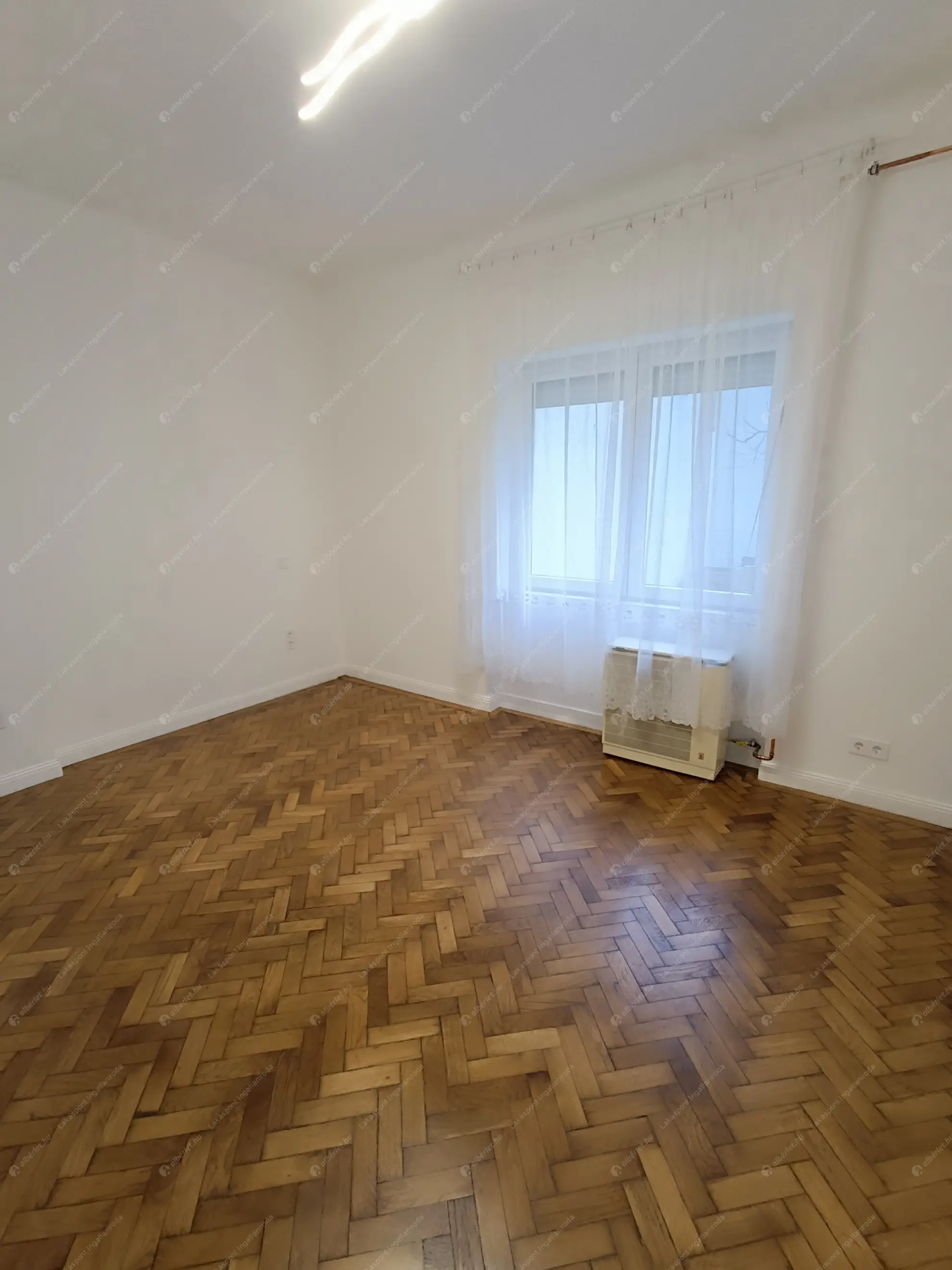 Kiadó albérlet 200000 Ft/hó áron: Budapest, XI. kerület  Karolina út. Mérete: 23 nm, 1 szobás | Alberlet.hu - 6622579