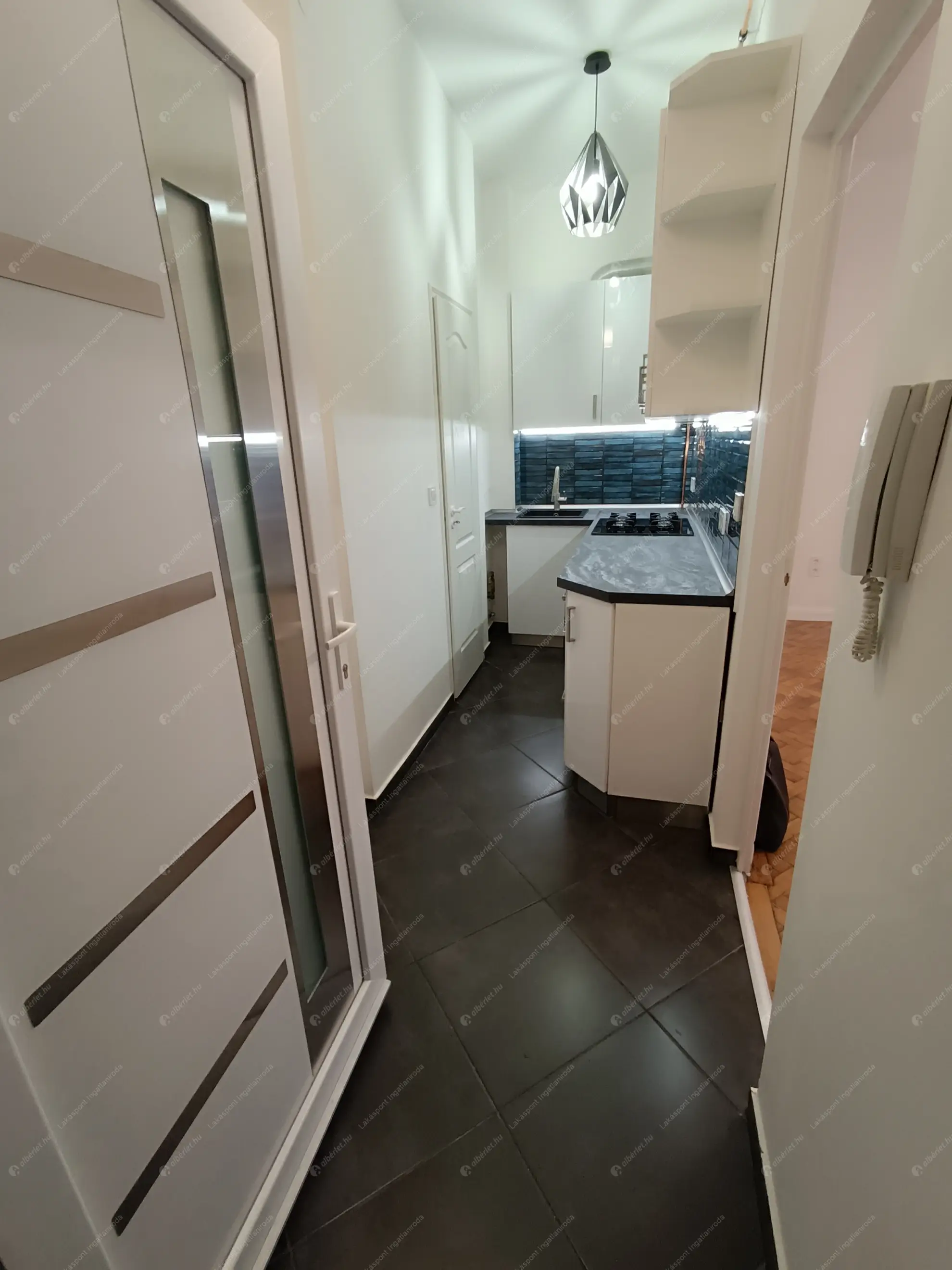 Kiadó albérlet 200000 Ft/hó áron: Budapest, XI. kerület  Karolina út. Mérete: 23 nm, 1 szobás | Alberlet.hu - 6622586