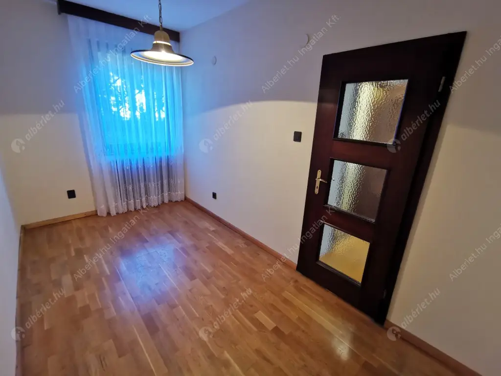 Kiadó albérlet 690000 Ft/hó áron: Budapest, XI. kerület  Kelenhegyi út. Mérete: 113 nm, 5 szobás | Alberlet.hu - 6630692