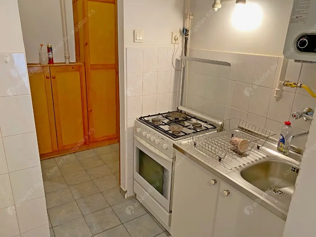 Kiadó albérlet 180000 Ft/hó áron: Budapest, XI. kerület  Kisköre tér. Mérete: 34 nm, 1 szobás | Alberlet.hu - 6587705