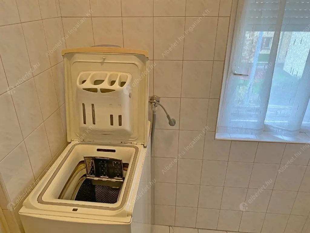 Kiadó albérlet 180000 Ft/hó áron: Budapest, XI. kerület  Kisköre tér. Mérete: 34 nm, 1 szobás | Alberlet.hu - 6587712