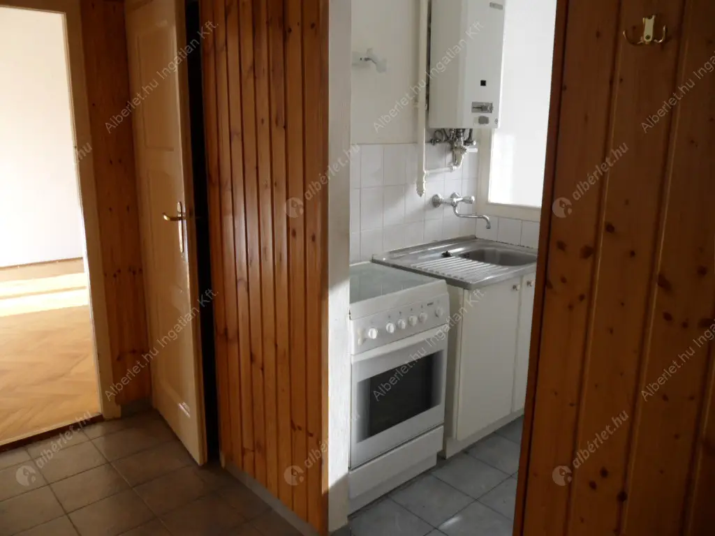 Kiadó albérlet 180000 Ft/hó áron: Budapest, XI. kerület  Kisköre tér. Mérete: 34 nm, 1 szobás | Alberlet.hu - 6587715