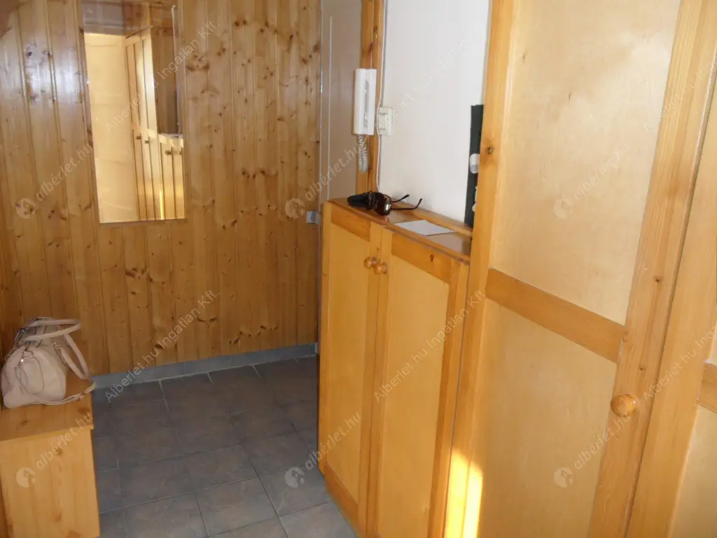 Kiadó albérlet 180000 Ft/hó áron: Budapest, XI. kerület  Kisköre tér. Mérete: 34 nm, 1 szobás | Alberlet.hu - 6587720