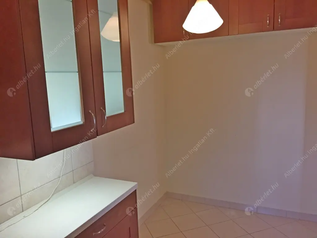 Kiadó albérlet 300000 Ft/hó áron: Budapest, XI. kerület  Köbölkút utca. Mérete: 65 nm, 2 szobás | Alberlet.hu - 6048312