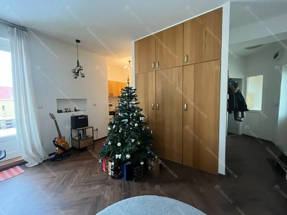 Kiadó albérlet 300000 Ft/hó áron: Budapest, XI. kerület  Kosztolányi Dezső tér. Mérete: 54 nm, 2 szobás | Alberlet.hu - 6675542