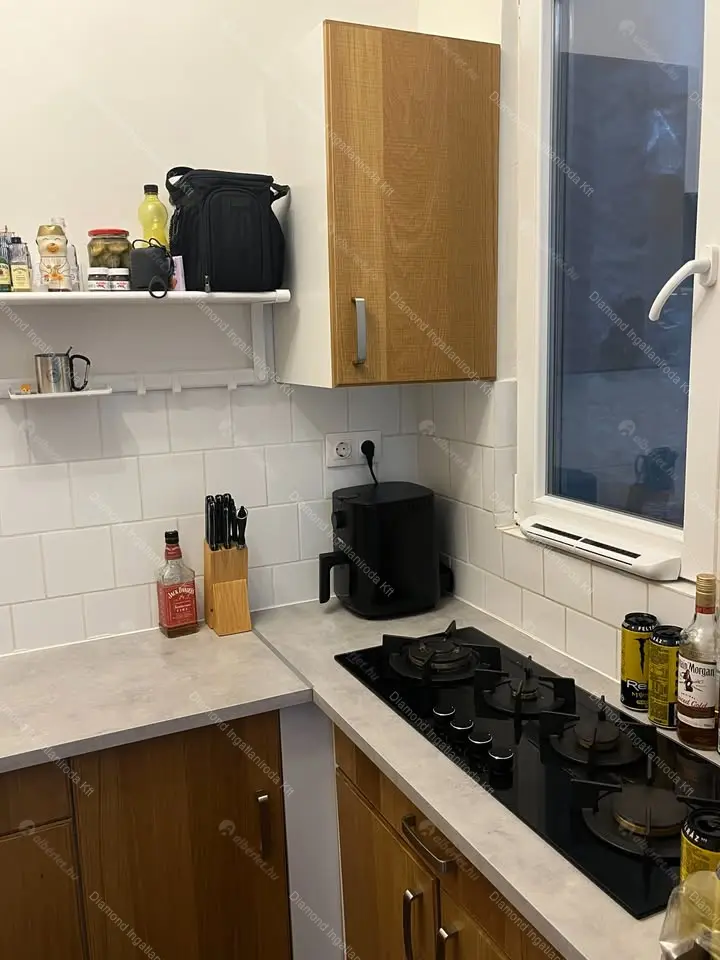 Kiadó albérlet 300000 Ft/hó áron: Budapest, XI. kerület  Kosztolányi Dezső tér. Mérete: 54 nm, 2 szobás | Alberlet.hu - 6675548