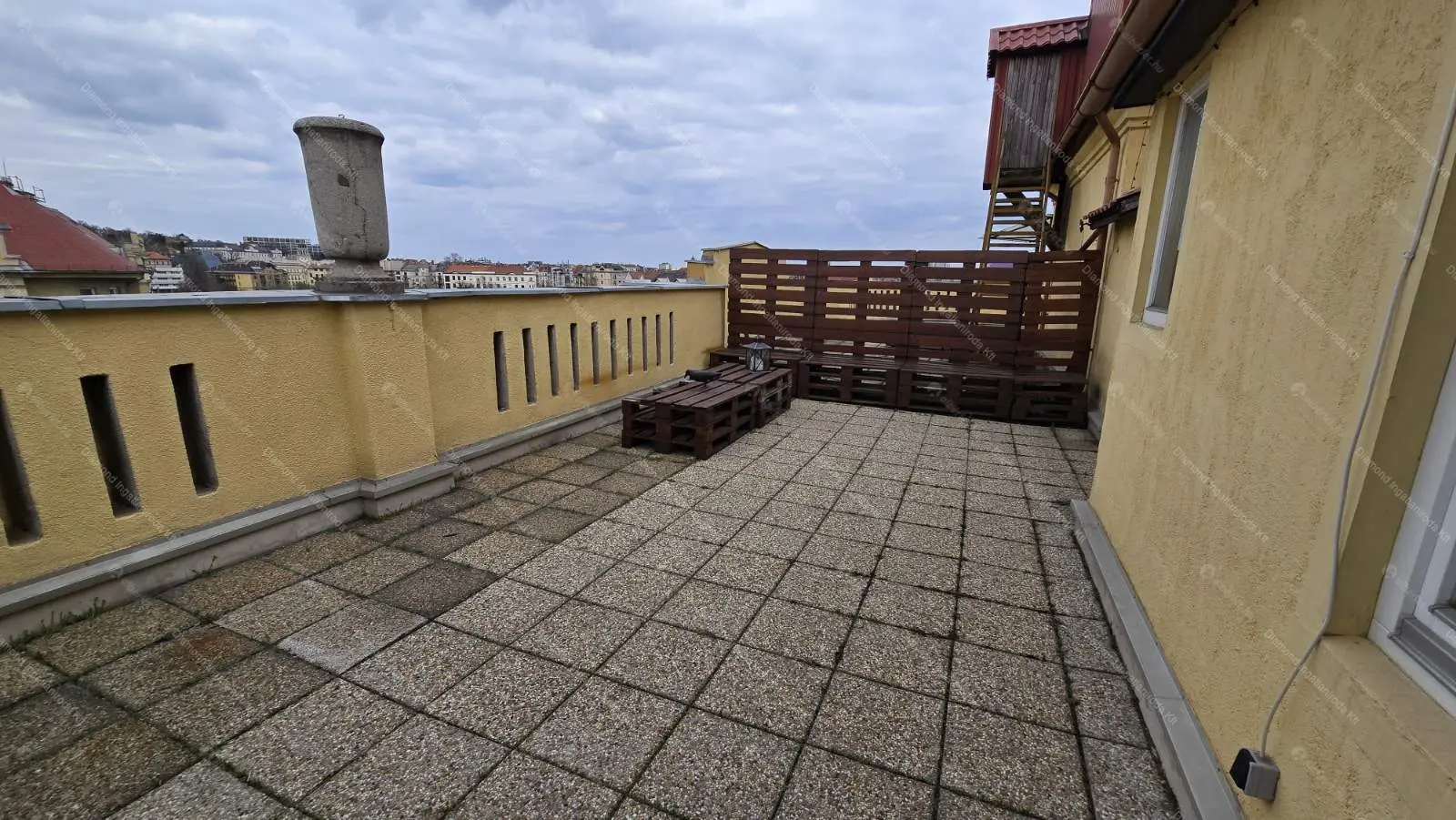 Kiadó albérlet 300000 Ft/hó áron: Budapest, XI. kerület  Kosztolányi Dezső tér. Mérete: 54 nm, 2 szobás | Alberlet.hu - 6681510