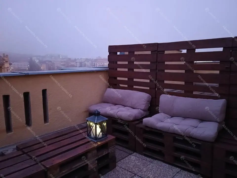 Kiadó albérlet 300000 Ft/hó áron: Budapest, XI. kerület  Kosztolányi Dezső tér. Mérete: 54 nm, 2 szobás | Alberlet.hu - 6677937