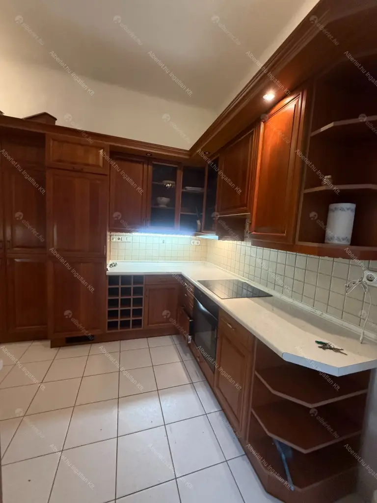 Kiadó albérlet 250000 Ft/hó áron: Budapest, XI. kerület  Kosztolányi Dezső tér. Mérete: 60 nm, 2 szobás | Alberlet.hu - 6659628