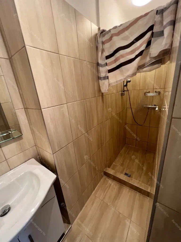 Kiadó albérlet 360000 Ft/hó áron: Budapest, XI. kerület  Lágymányosi utca. Mérete: 72 nm, 3 szobás | Alberlet.hu - 6695140