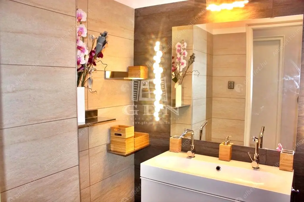 Kiadó albérlet 450000 Ft/hó áron: Budapest, XI. kerület  Lágymányosi utca. Mérete: 80 nm, 2 szobás | Alberlet.hu - 6579774