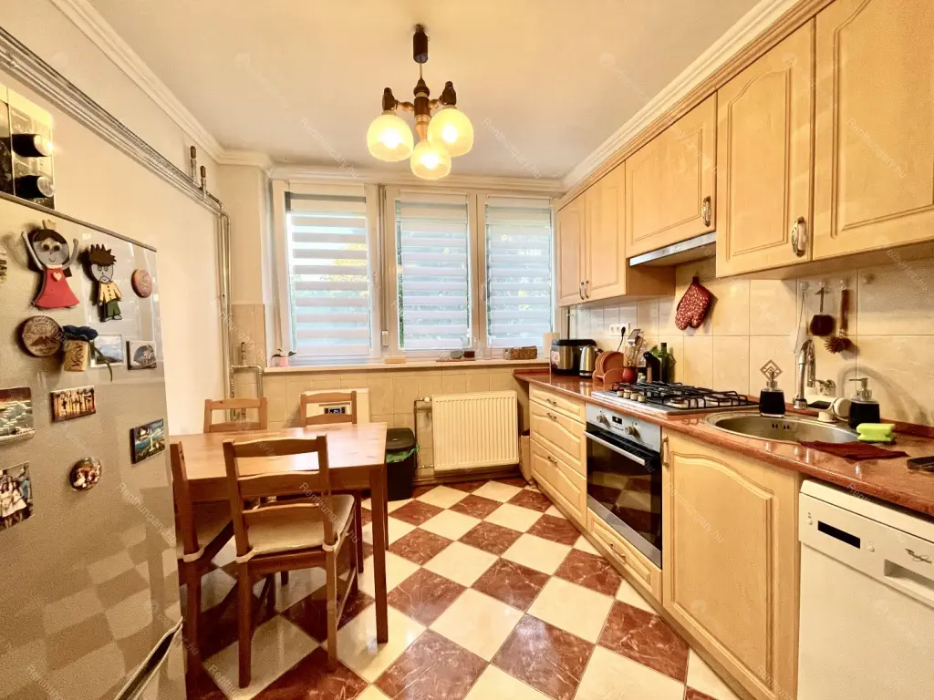 Kiadó albérlet 290000 Ft/hó áron: Budapest, XI. kerület  Ménesi út. Mérete: 60 nm, 2 szobás | Alberlet.hu - 6699409