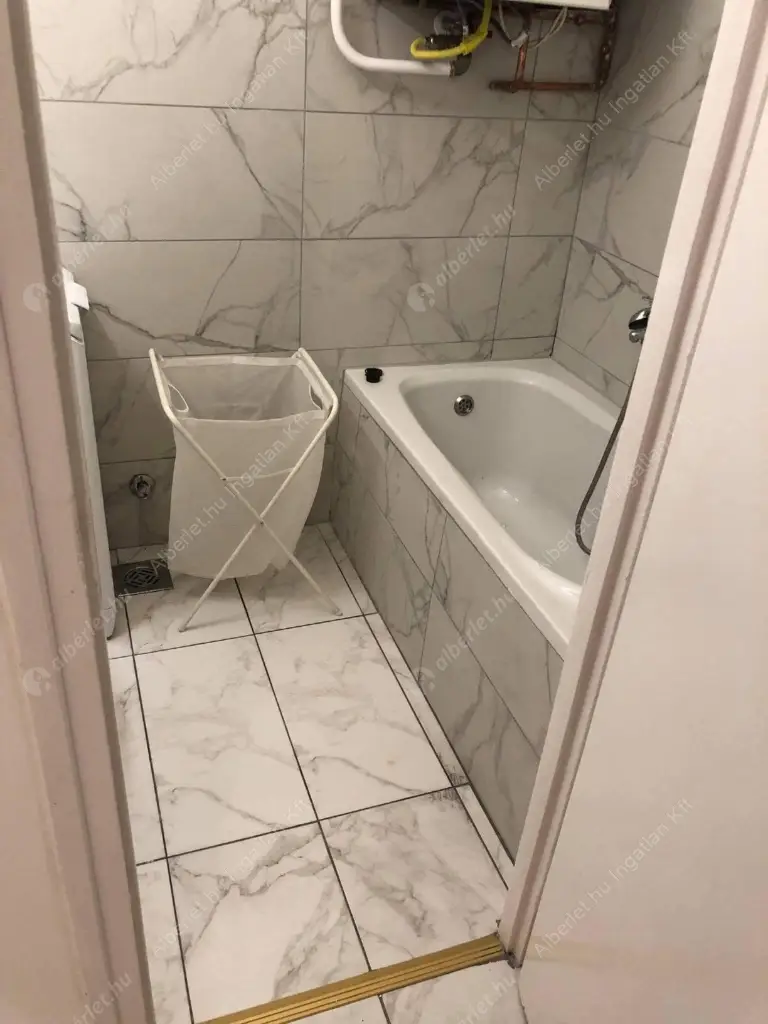 Kiadó albérlet 280000 Ft/hó áron: Budapest, XI. kerület  Ménesi út. Mérete: 64 nm, 2 szobás | Alberlet.hu - 6581704