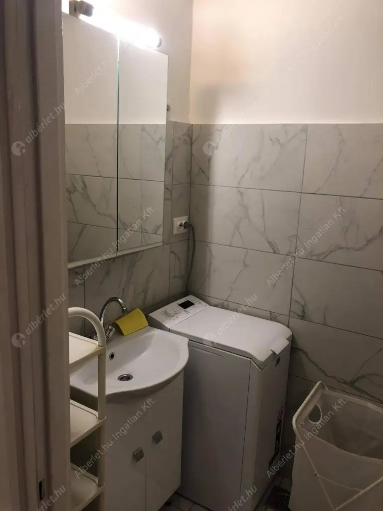 Kiadó albérlet 280000 Ft/hó áron: Budapest, XI. kerület  Ménesi út. Mérete: 64 nm, 2 szobás | Alberlet.hu - 6581709