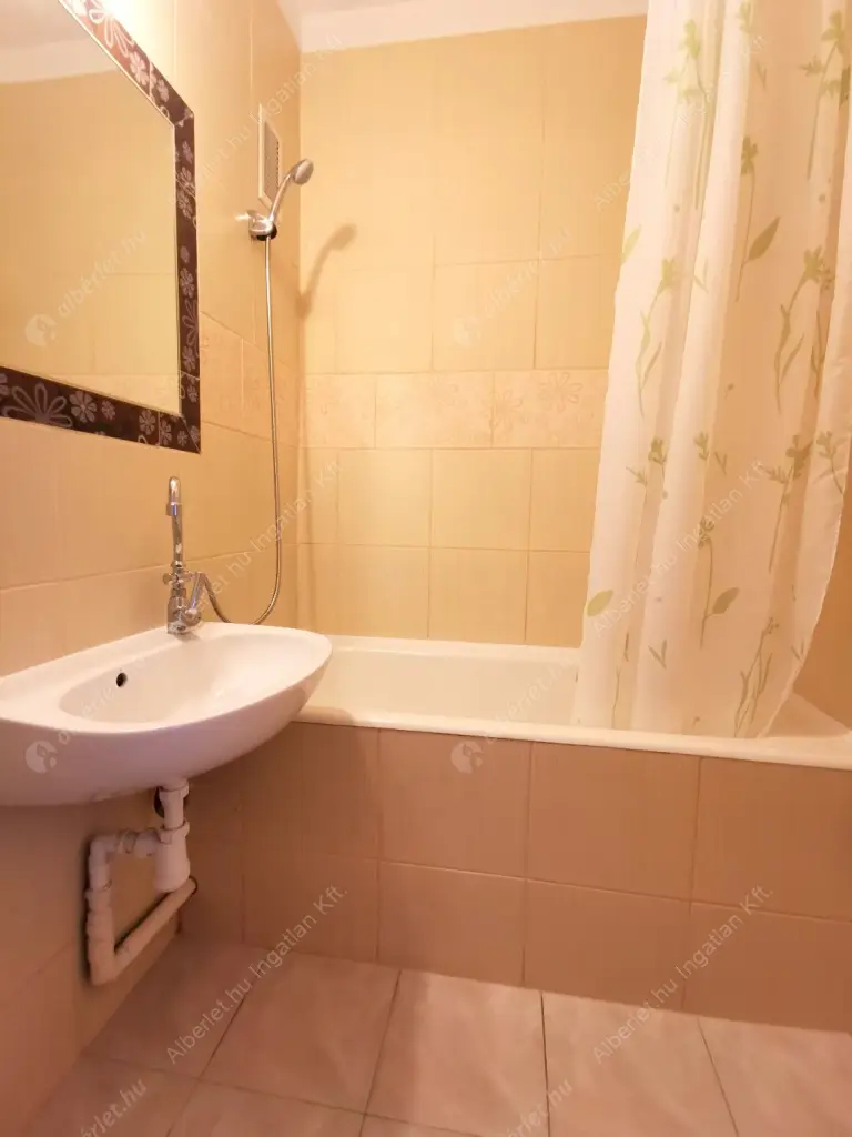 Kiadó albérlet 245000 Ft/hó áron: Budapest, XI. kerület  Menyecske utca. Mérete: 55 nm, 2 szobás | Alberlet.hu - 6557243