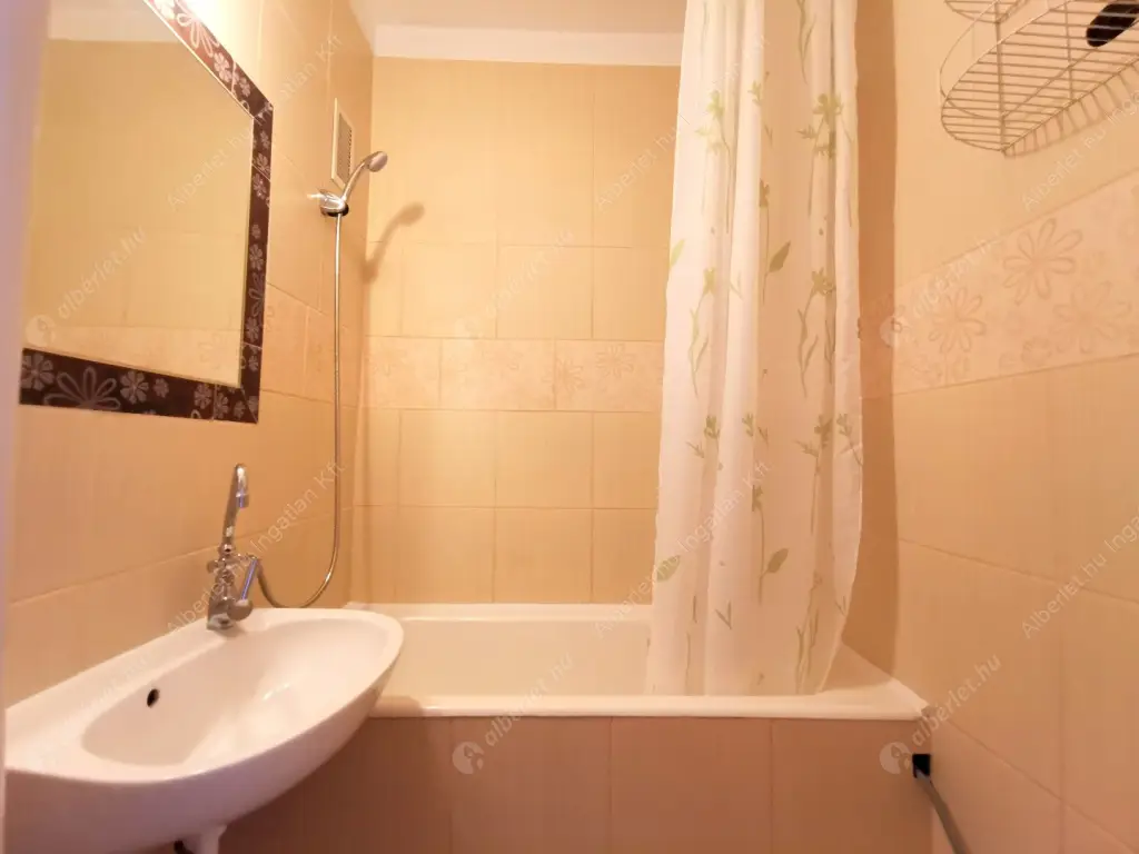 Kiadó albérlet 245000 Ft/hó áron: Budapest, XI. kerület  Menyecske utca. Mérete: 55 nm, 2 szobás | Alberlet.hu - 6557244