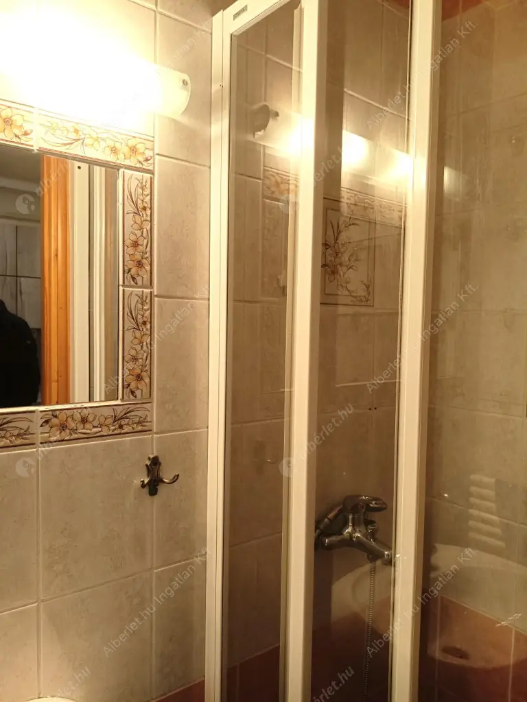 Kiadó albérlet 170000 Ft/hó áron: Budapest, XI. kerület  Mezőkövesd út. Mérete: 34 nm, 1 szobás | Alberlet.hu - 6629357