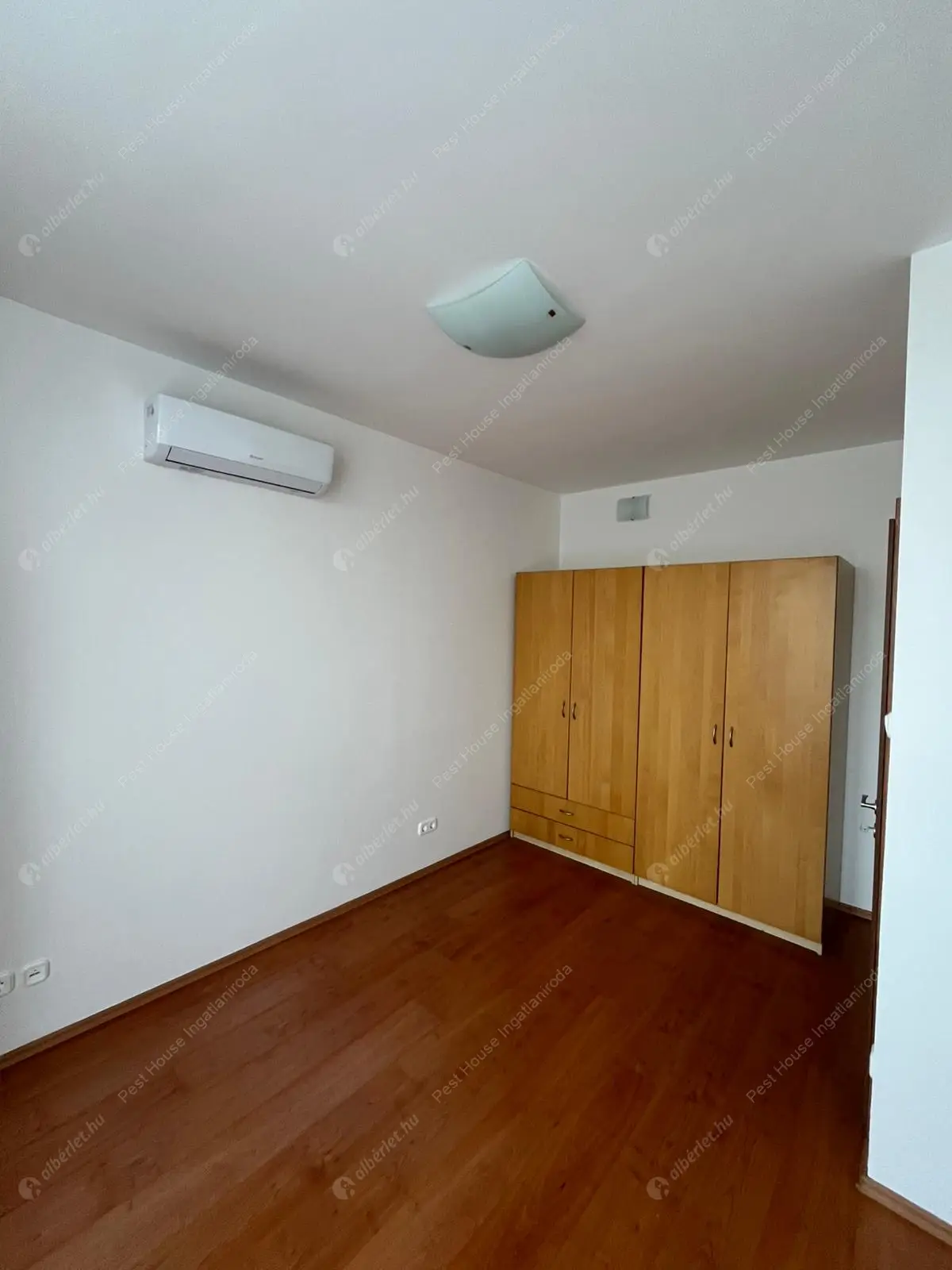 Kiadó albérlet 260000 Ft/hó áron: Budapest, XI. kerület  Nádorliget utca. Mérete: 46 nm, 2 szobás | Alberlet.hu - 6598547