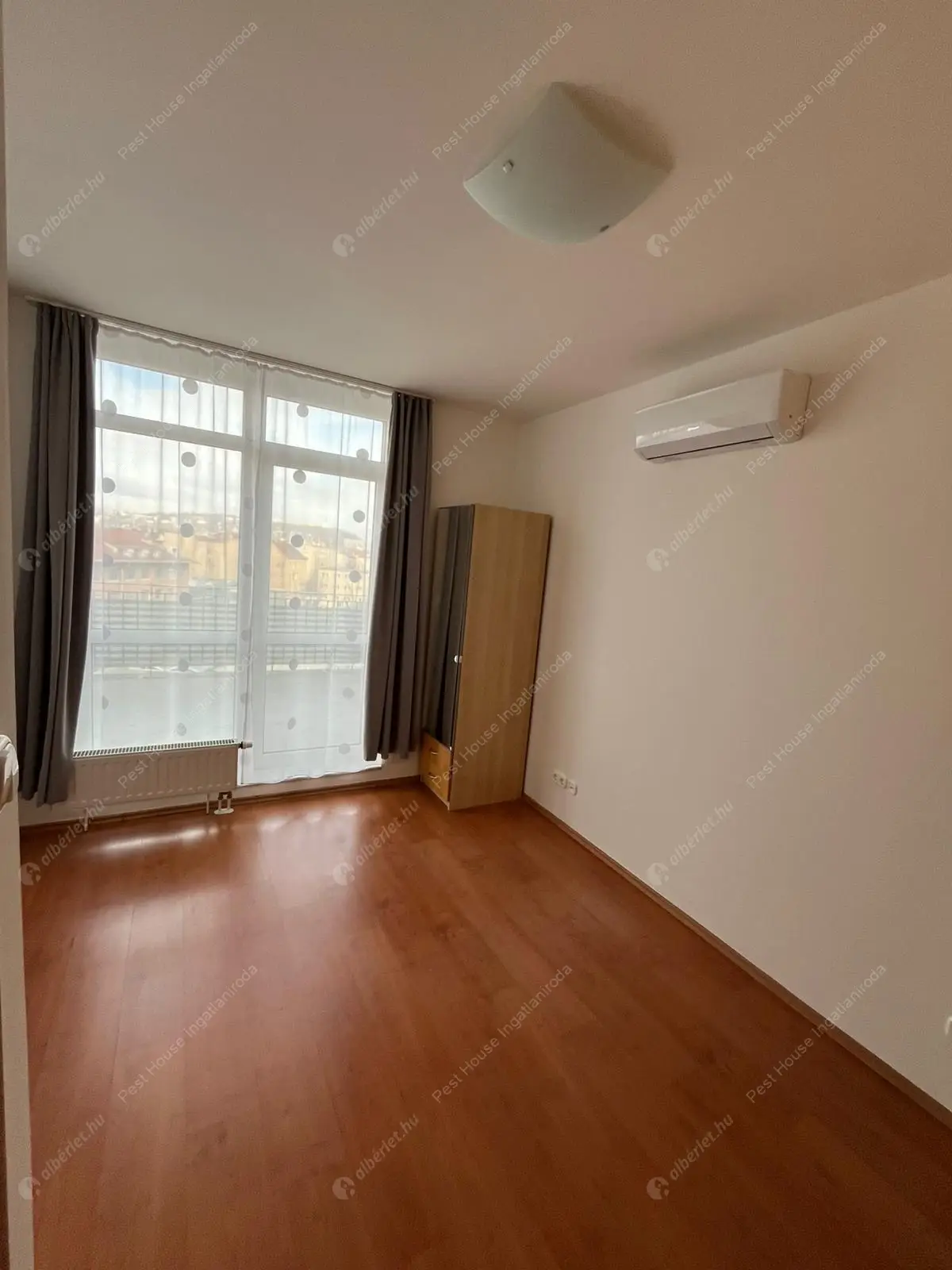 Kiadó albérlet 260000 Ft/hó áron: Budapest, XI. kerület  Nádorliget utca. Mérete: 46 nm, 2 szobás | Alberlet.hu - 6598549