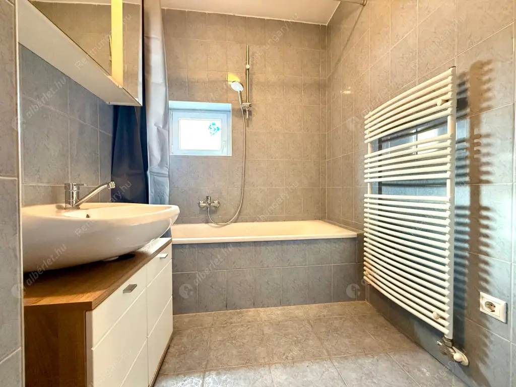 Kiadó albérlet 270000 Ft/hó áron: Budapest, XI. kerület  Nádorliget utca. Mérete: 54 nm, 2 szobás | Alberlet.hu - 6611411