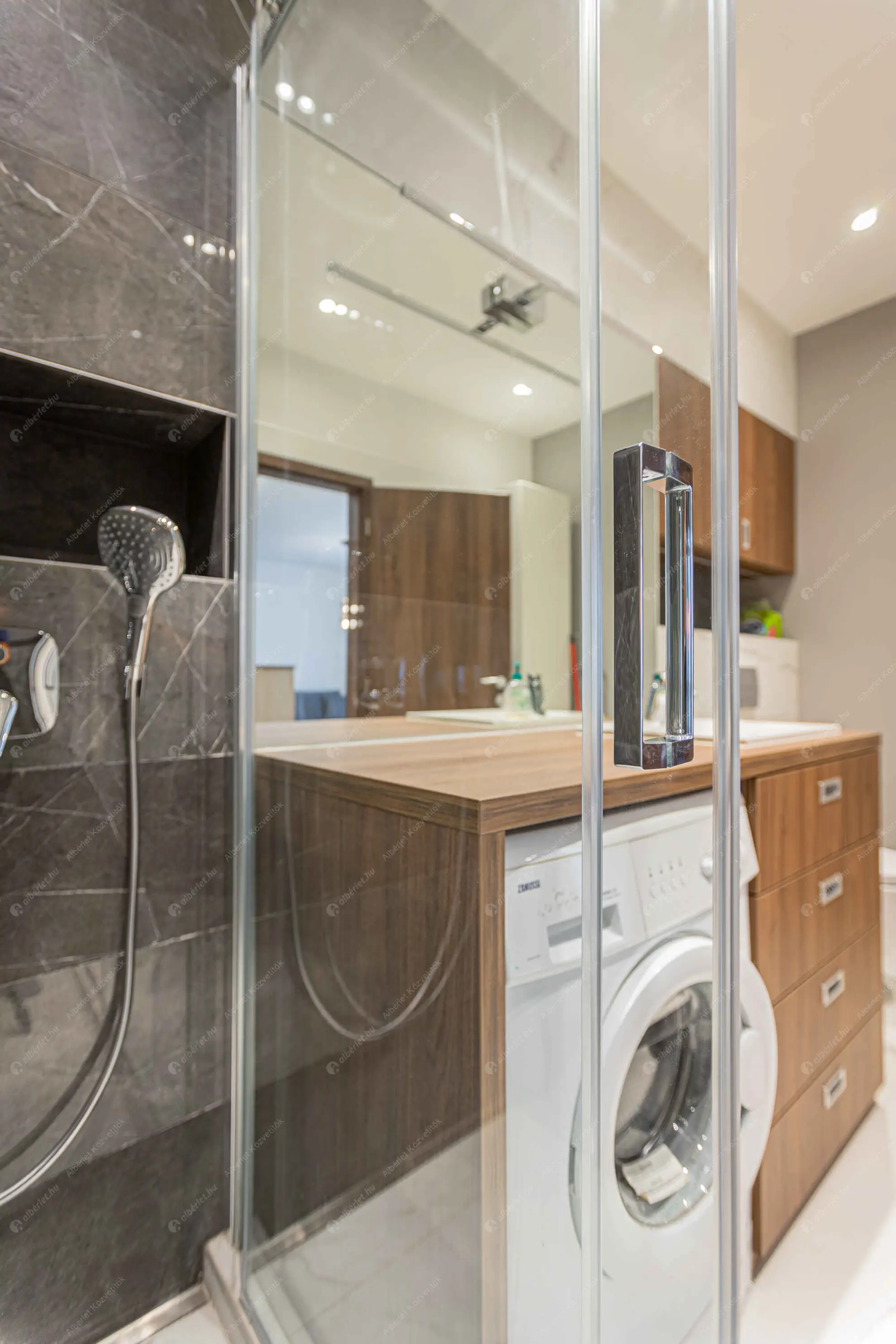 Kiadó albérlet 360000 Ft/hó áron: Budapest, XI. kerület  Nádorliget utca. Mérete: 54 nm, 2 szobás | Alberlet.hu - 6581202