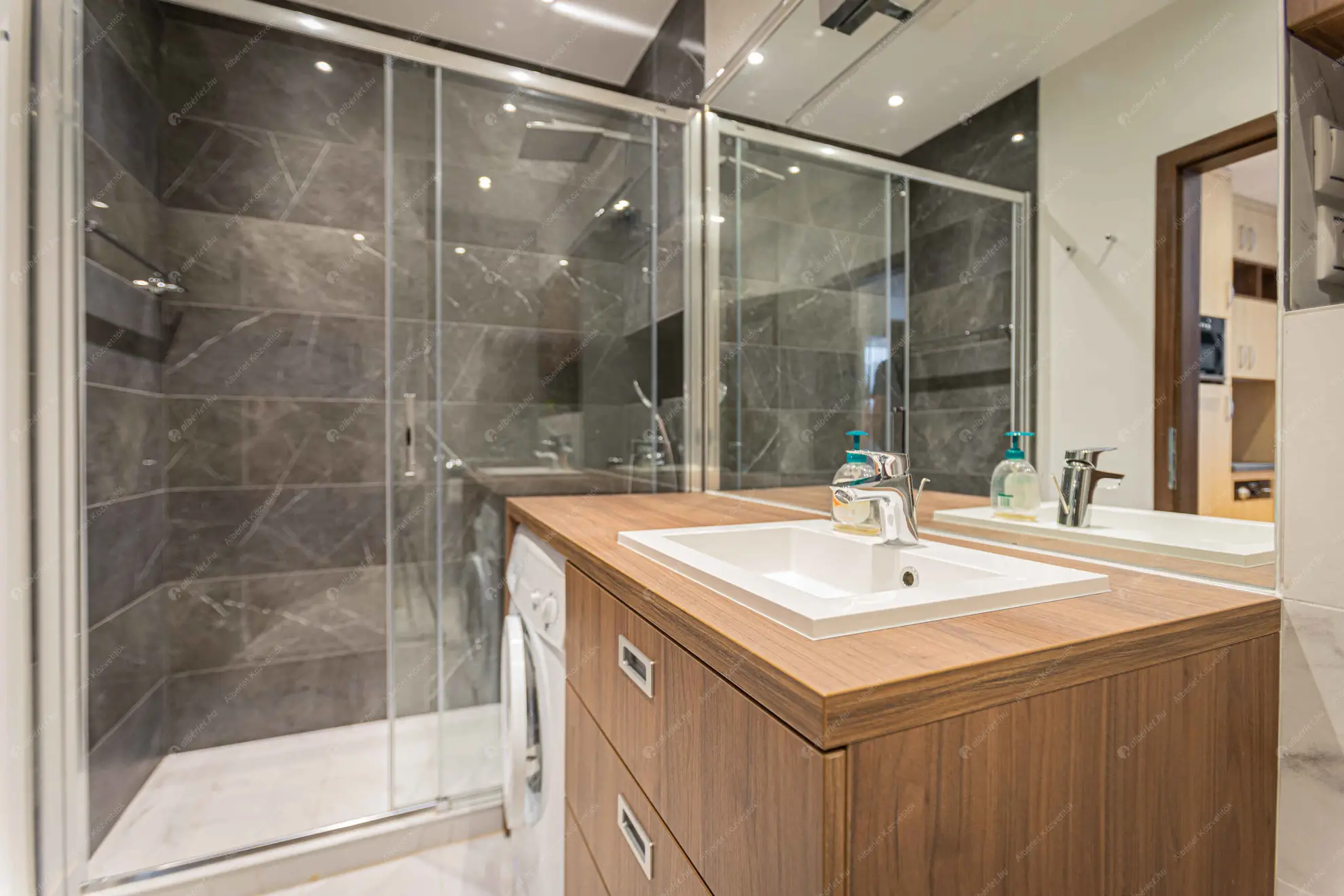 Kiadó albérlet 360000 Ft/hó áron: Budapest, XI. kerület  Nádorliget utca. Mérete: 54 nm, 2 szobás | Alberlet.hu - 6581209