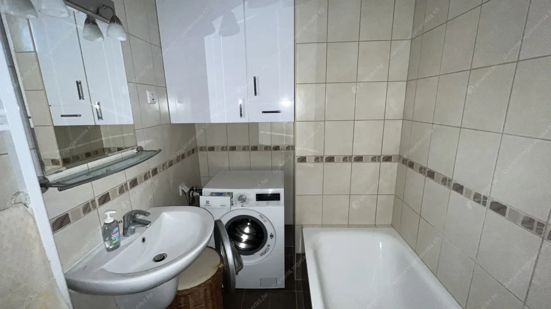 Kiadó albérlet 275000 Ft/hó áron: Budapest, XI. kerület  Nagyszeben út. Mérete: 40 nm, 1 szobás | Alberlet.hu - 6554831