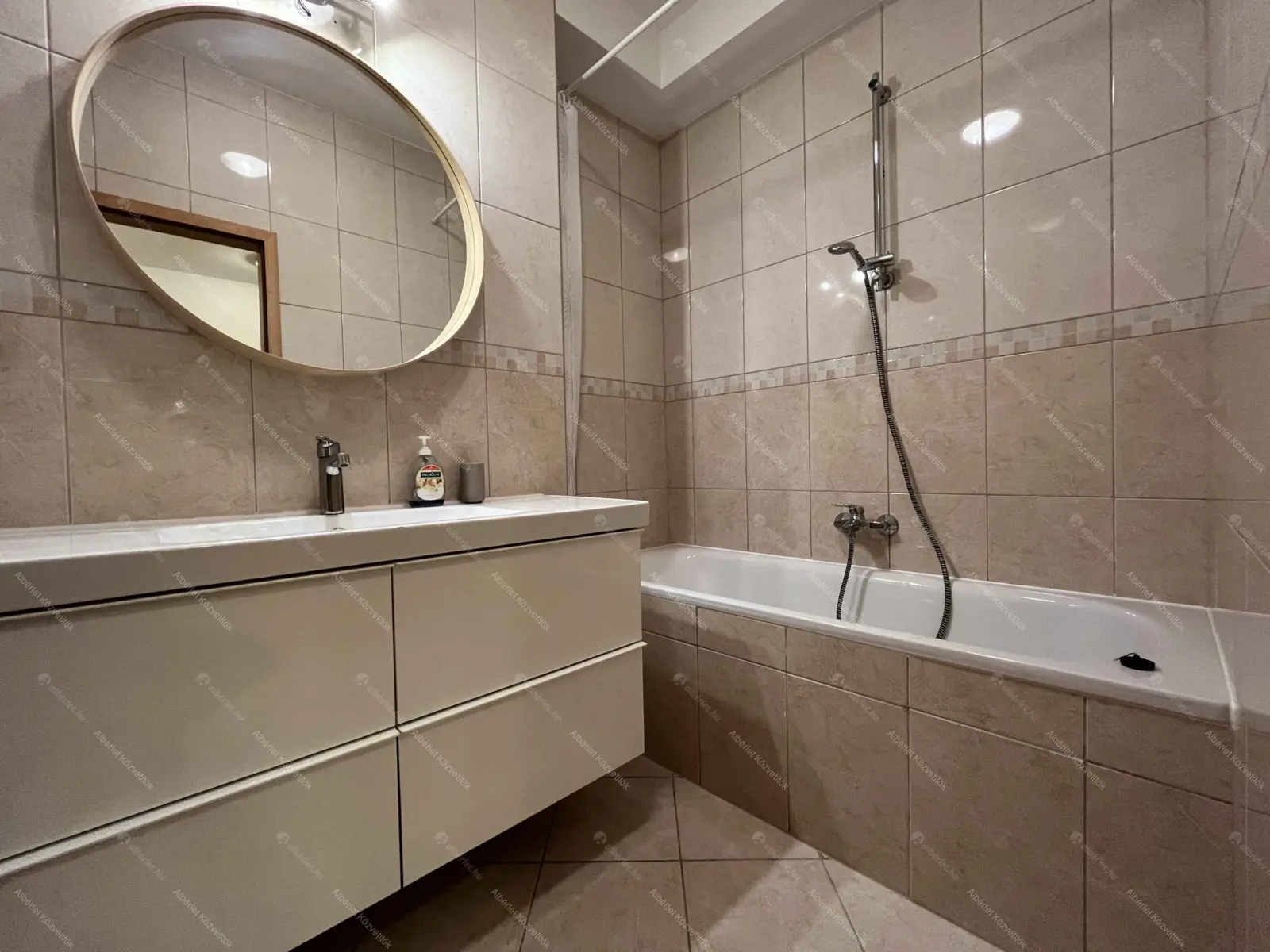 Kiadó albérlet 265000 Ft/hó áron: Budapest, XI. kerület  Ndorliget . Mérete: 57 nm, 2 szobás | Alberlet.hu - 6675694