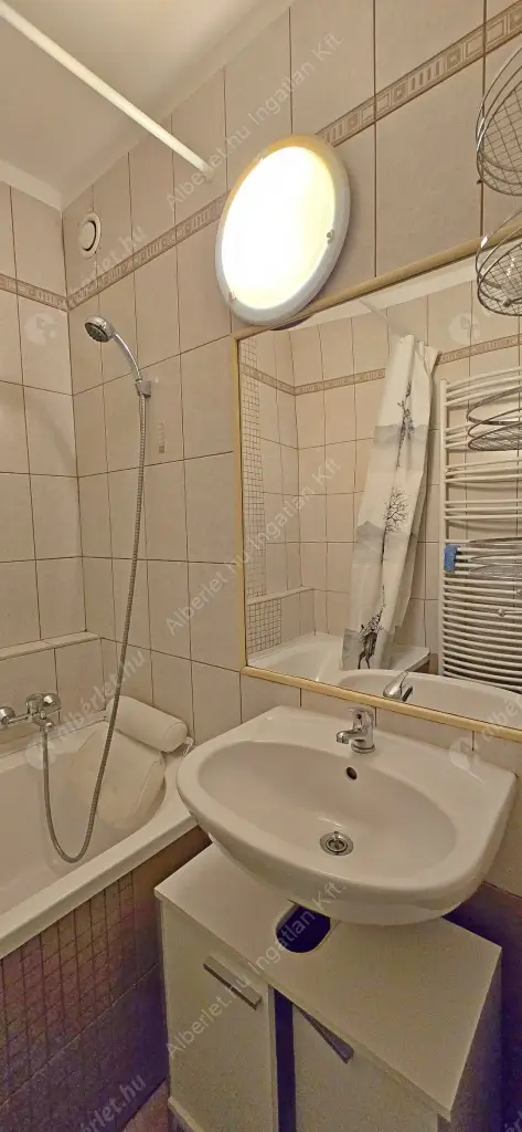 Kiadó albérlet 260000 Ft/hó áron: Budapest, XI. kerület  Neszmélyi út. Mérete: 50 nm, 2 szobás | Alberlet.hu - 6637899
