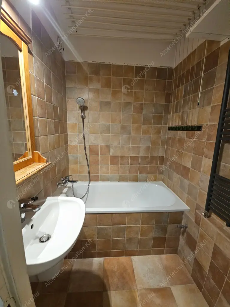 Kiadó albérlet 265000 Ft/hó áron: Budapest, XI. kerület  Neszmélyi út. Mérete: 55 nm, 2 szobás | Alberlet.hu - 6556242