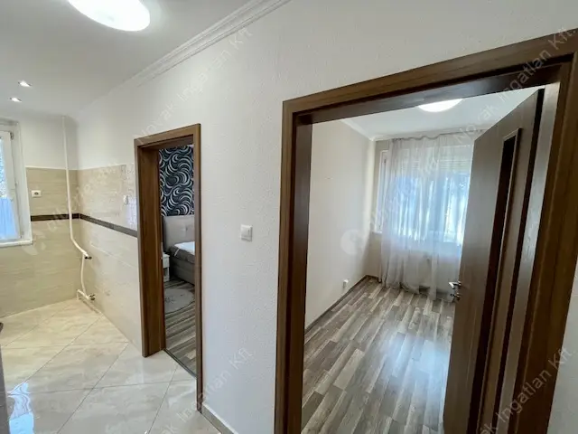 Kiadó albérlet 280000 Ft/hó áron: Budapest, XI. kerület  Neszmélyi út. Mérete: 55 nm, 3 szobás | Alberlet.hu - 6574368