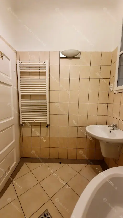 Kiadó albérlet 265000 Ft/hó áron: Budapest, XI. kerület  Olajbogyó utca. Mérete: 44 nm, 2 szobás | Alberlet.hu - 6699750