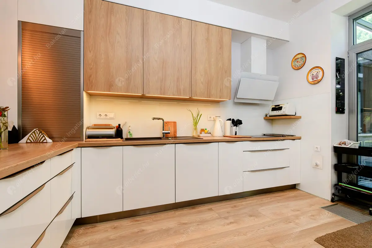 Kiadó albérlet 1748000 Ft/hó áron: Budapest, XI. kerület  Õrség utca. Mérete: 190 nm, 5 szobás | Alberlet.hu - 6554642