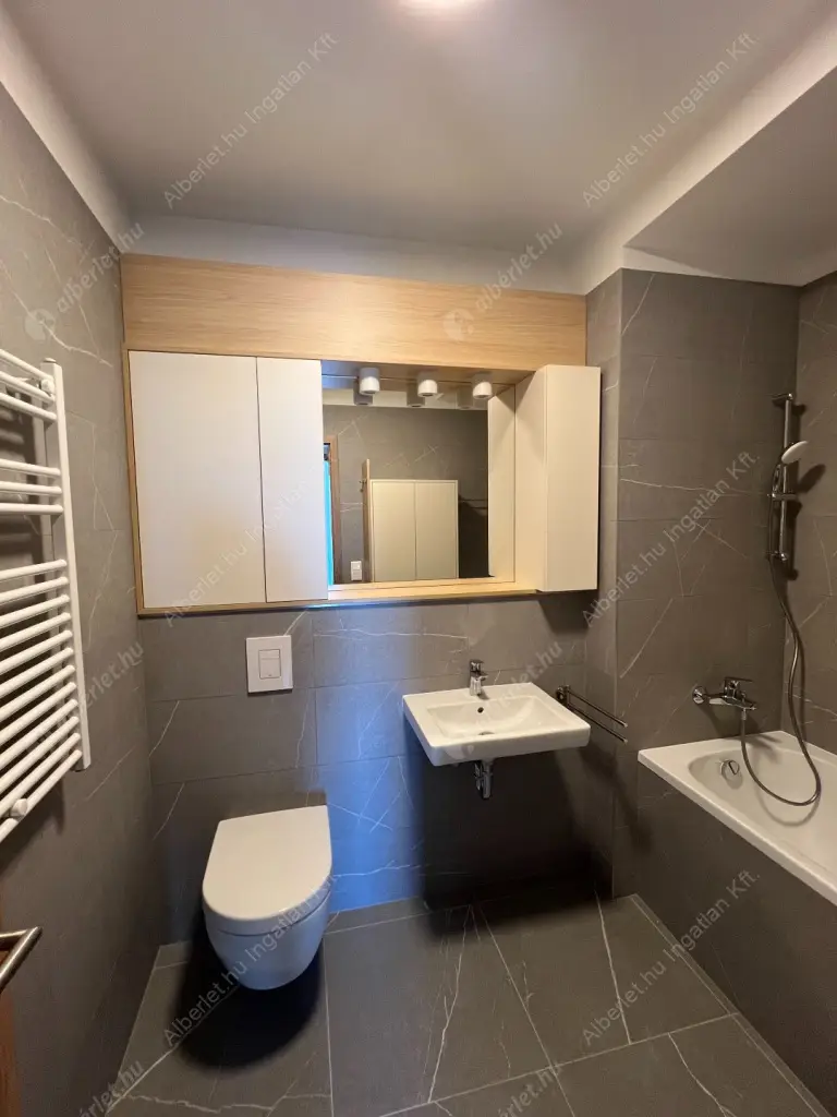 Kiadó albérlet 520000 Ft/hó áron: Budapest, XI. kerület  Rupphegyi út. Mérete: 68 nm, 3 szobás | Alberlet.hu - 6581354