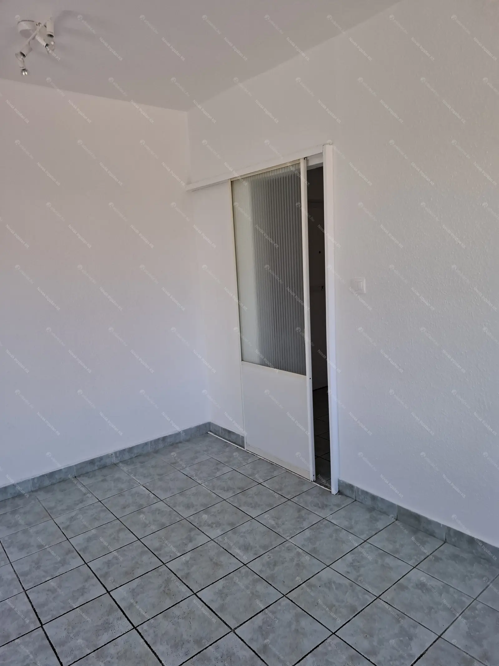 Kiadó albérlet 230000 Ft/hó áron: Budapest, XI. kerület  SASADI  KÖZ . Mérete: 42 nm, 1 szobás | Alberlet.hu - 6696565