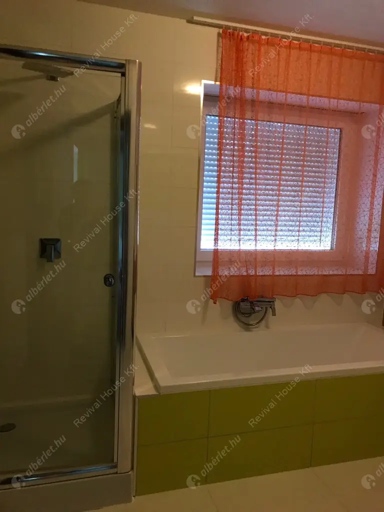 Kiadó albérlet 1000000 Ft/hó áron: Budapest, XI. kerület  Sasadi út. Mérete: 400 nm, 5 szobás | Alberlet.hu - 4717908