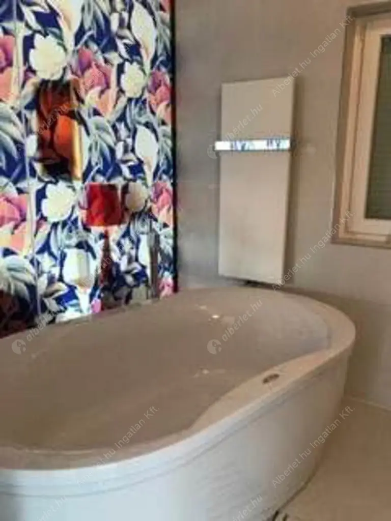 Kiadó albérlet 1200000 Ft/hó áron: Budapest, XI. kerület  Sasadi út. Mérete: 400 nm, 5 szobás | Alberlet.hu - 6518836