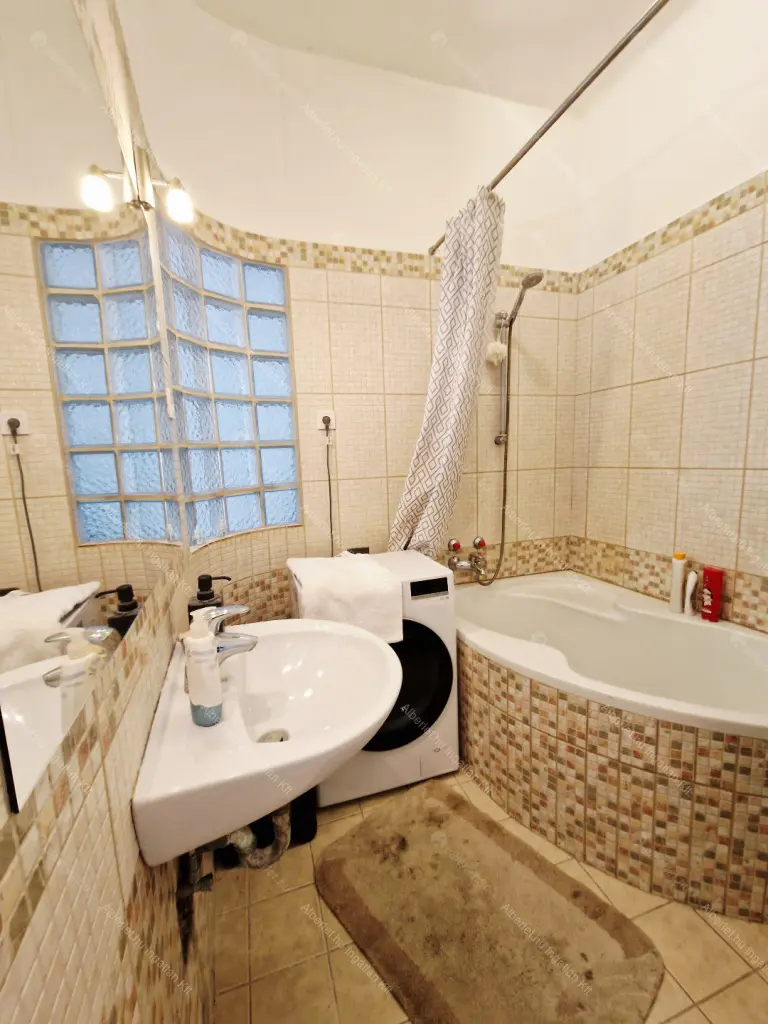 Kiadó albérlet 290000 Ft/hó áron: Budapest, XI. kerület  Somogyi út. Mérete: 45 nm, 1 szobás | Alberlet.hu - 6688866